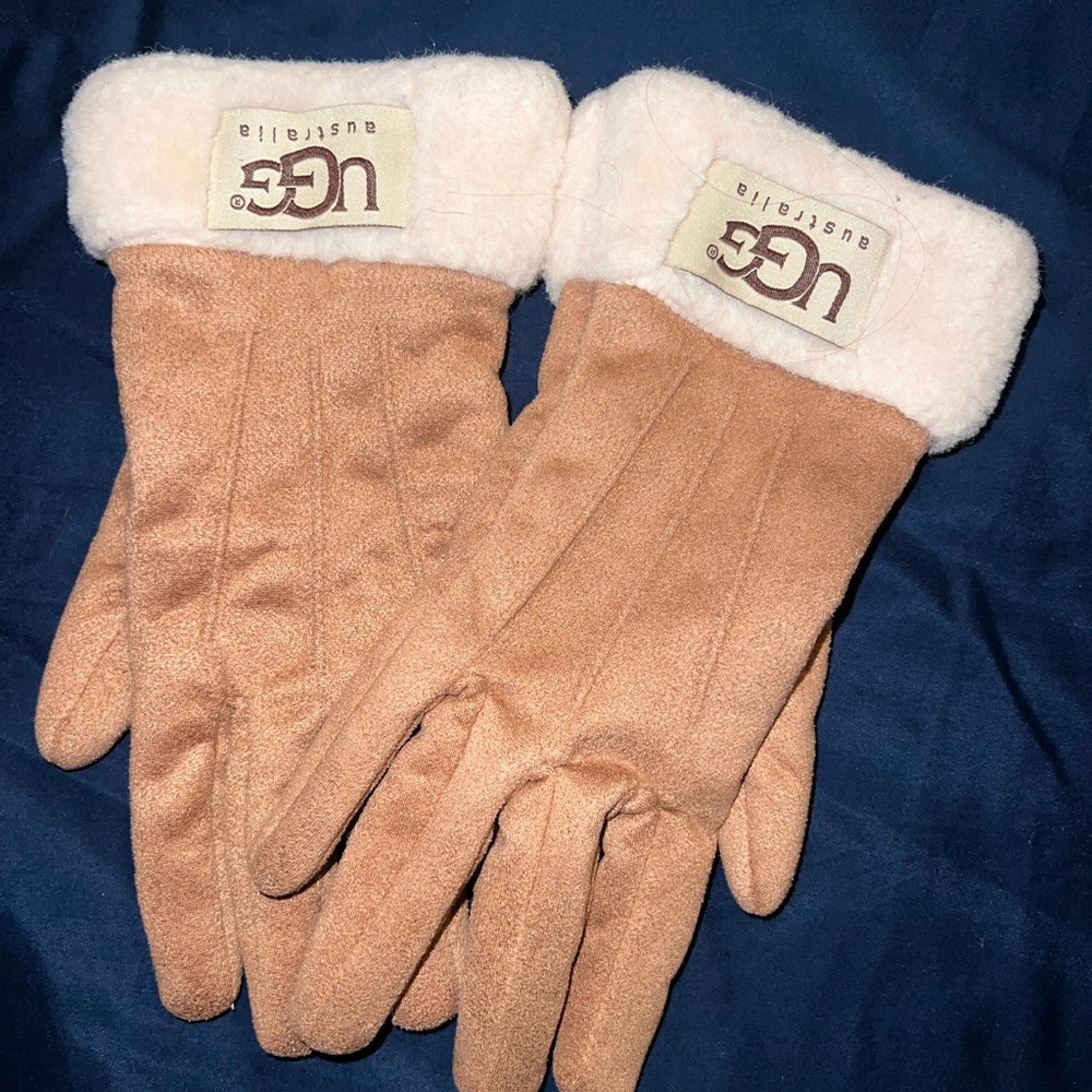 UGG Brown Gloves with Cream Cuff